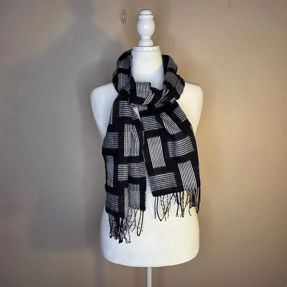 Cashmere Scarf Womens Black White Plaid Fringe Made In Scotland Career Luxury
